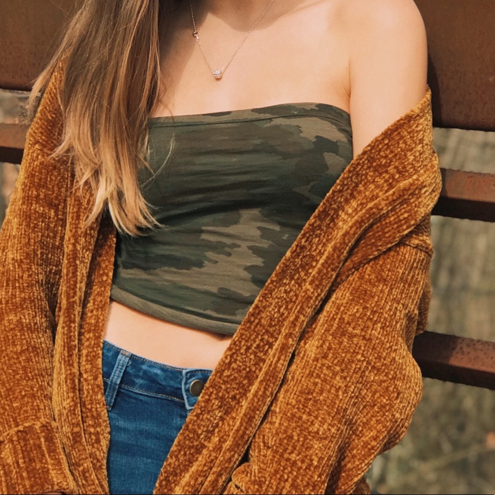 Adorable camo tube top.